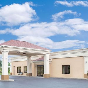 Super 8 By Wyndham Danville